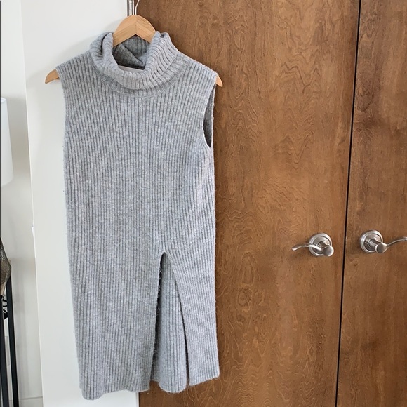 3/$30 Dex long grey side slit tunic - Picture 2 of 3